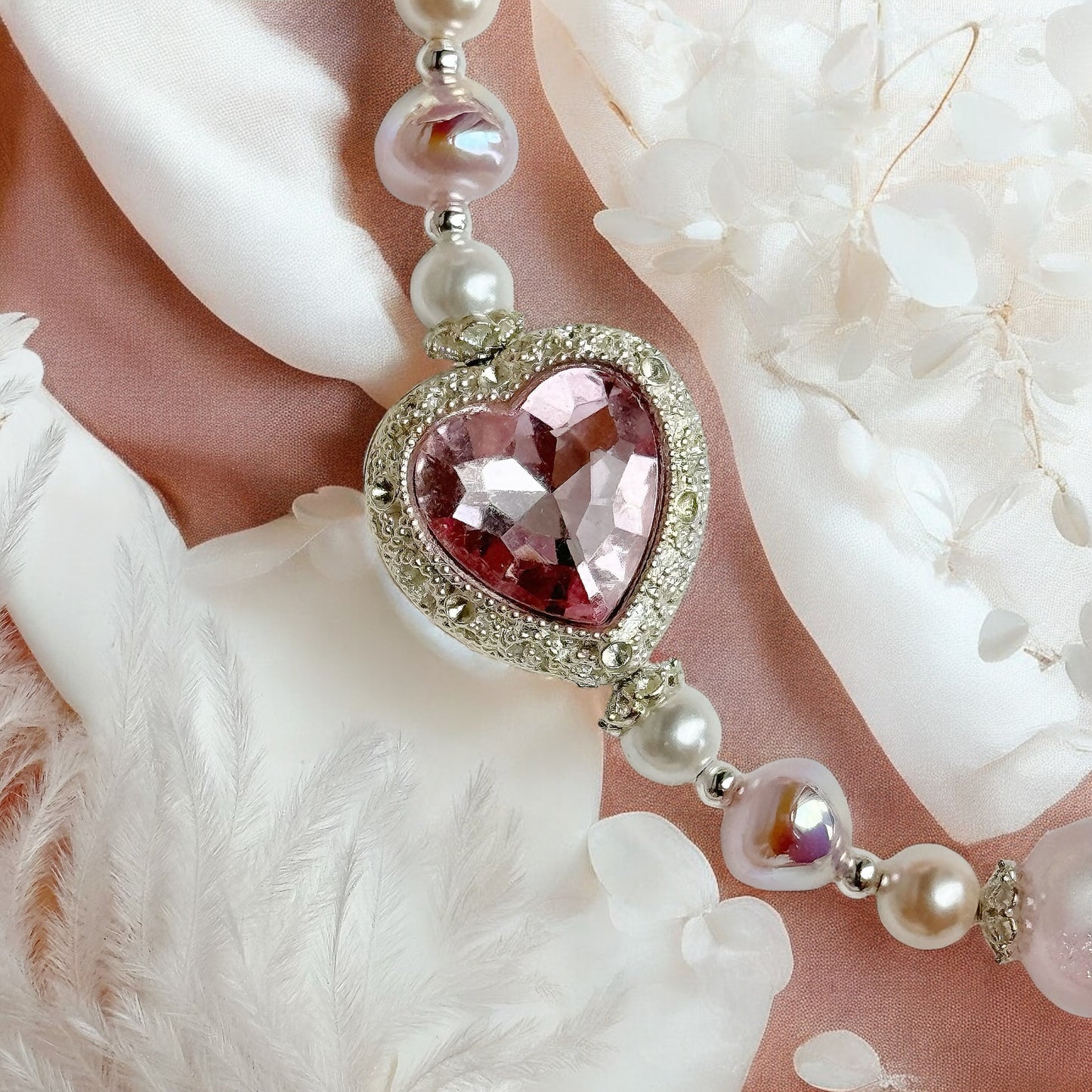 [Mini 13cm] Princess Avery in Faux Pearls, Acrylics, Zircon