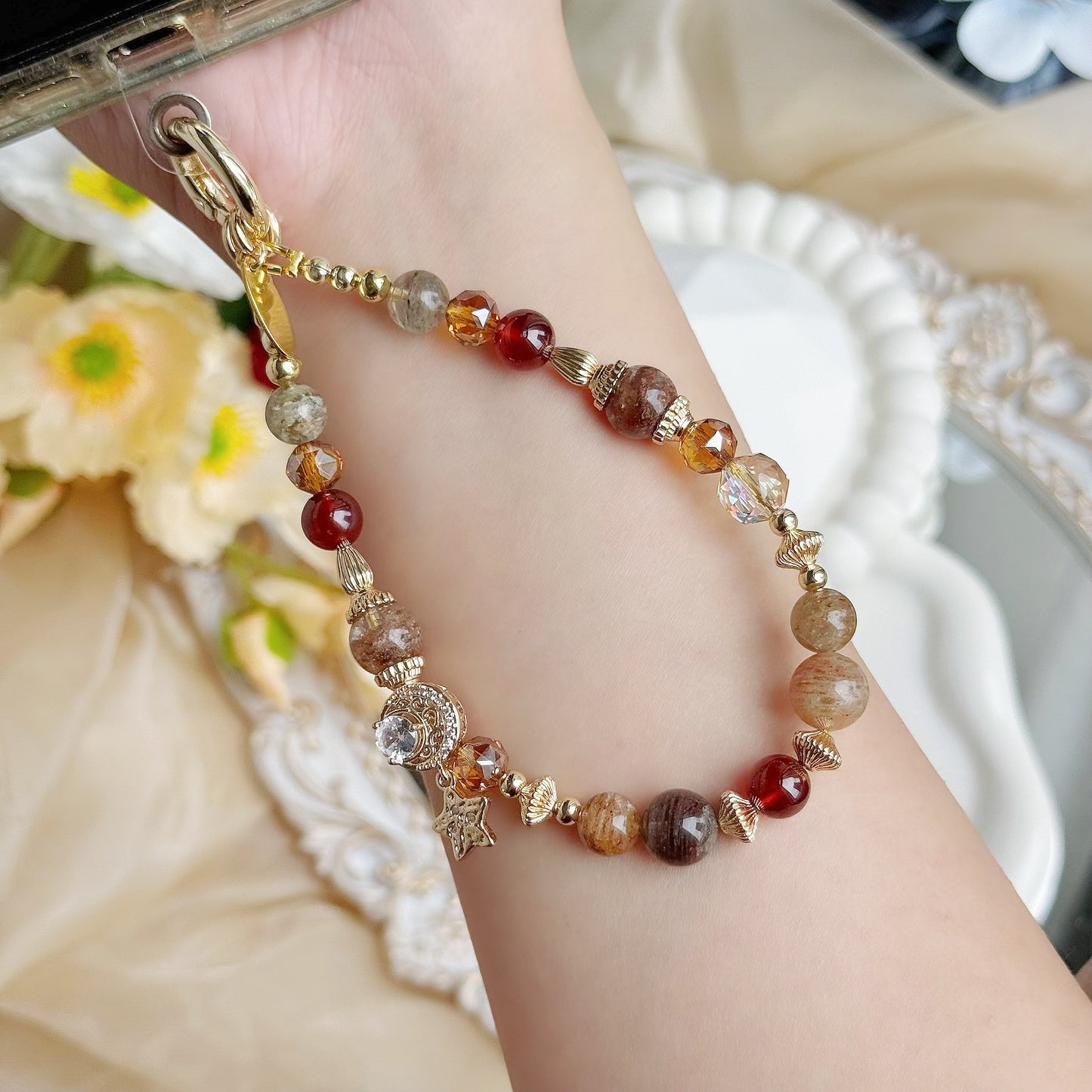 [Mini: 13cm] Emberly in Thousand Layers Garden Quartz & Garnet