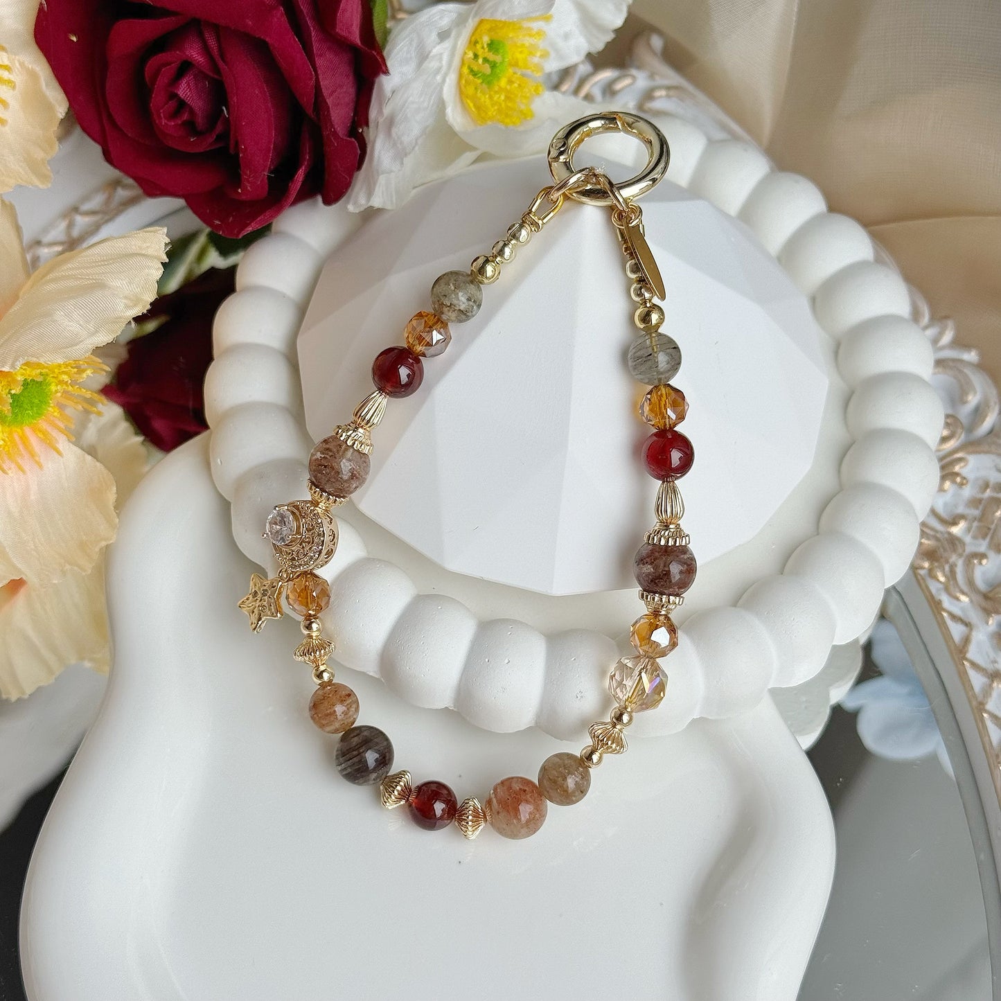 [Mini: 13cm] Emberly in Thousand Layers Garden Quartz & Garnet