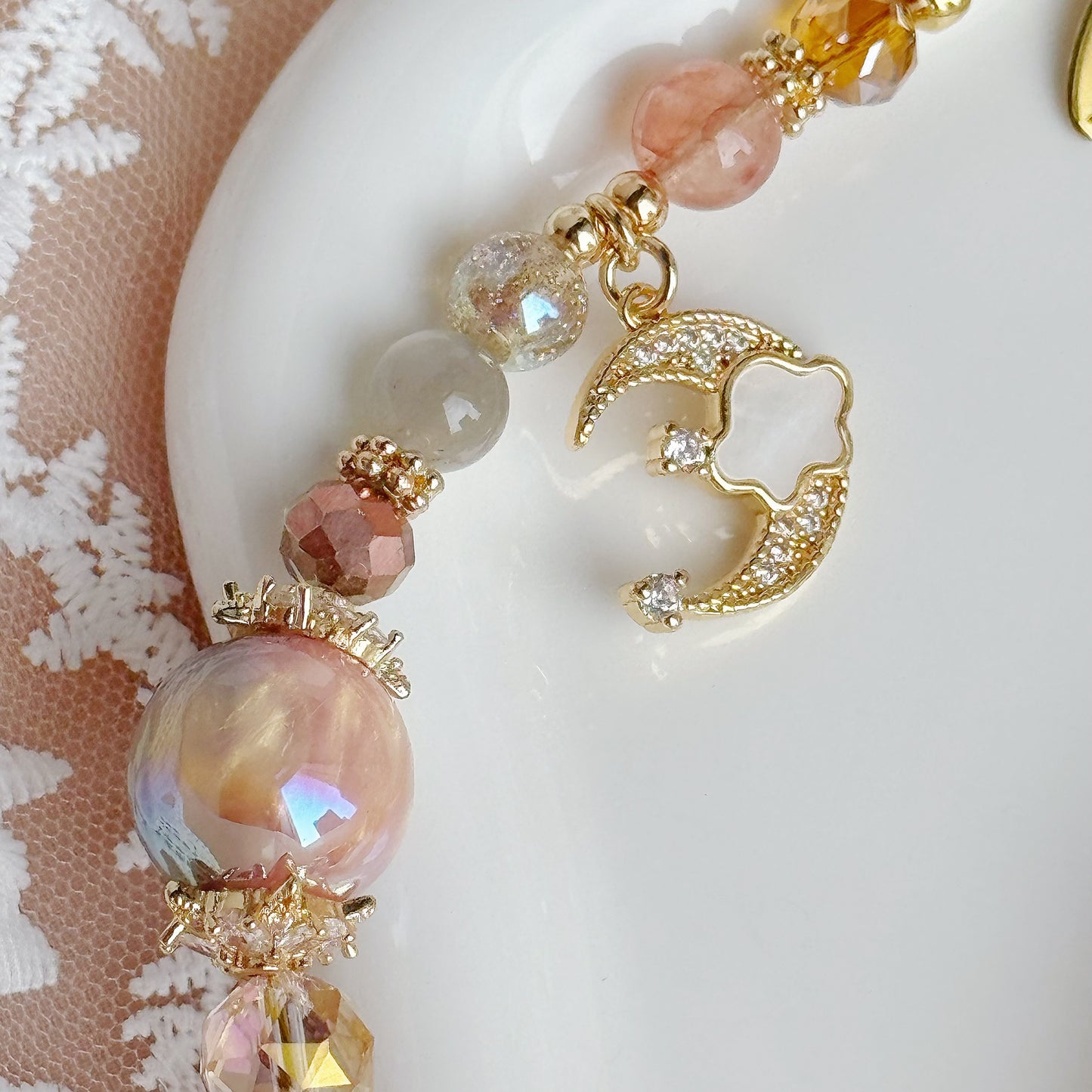 [Mini: 13.5cm] Nightshine in Red Gum Flower, Sunstone, Grey Moonstone & Black-Gold Super Seven