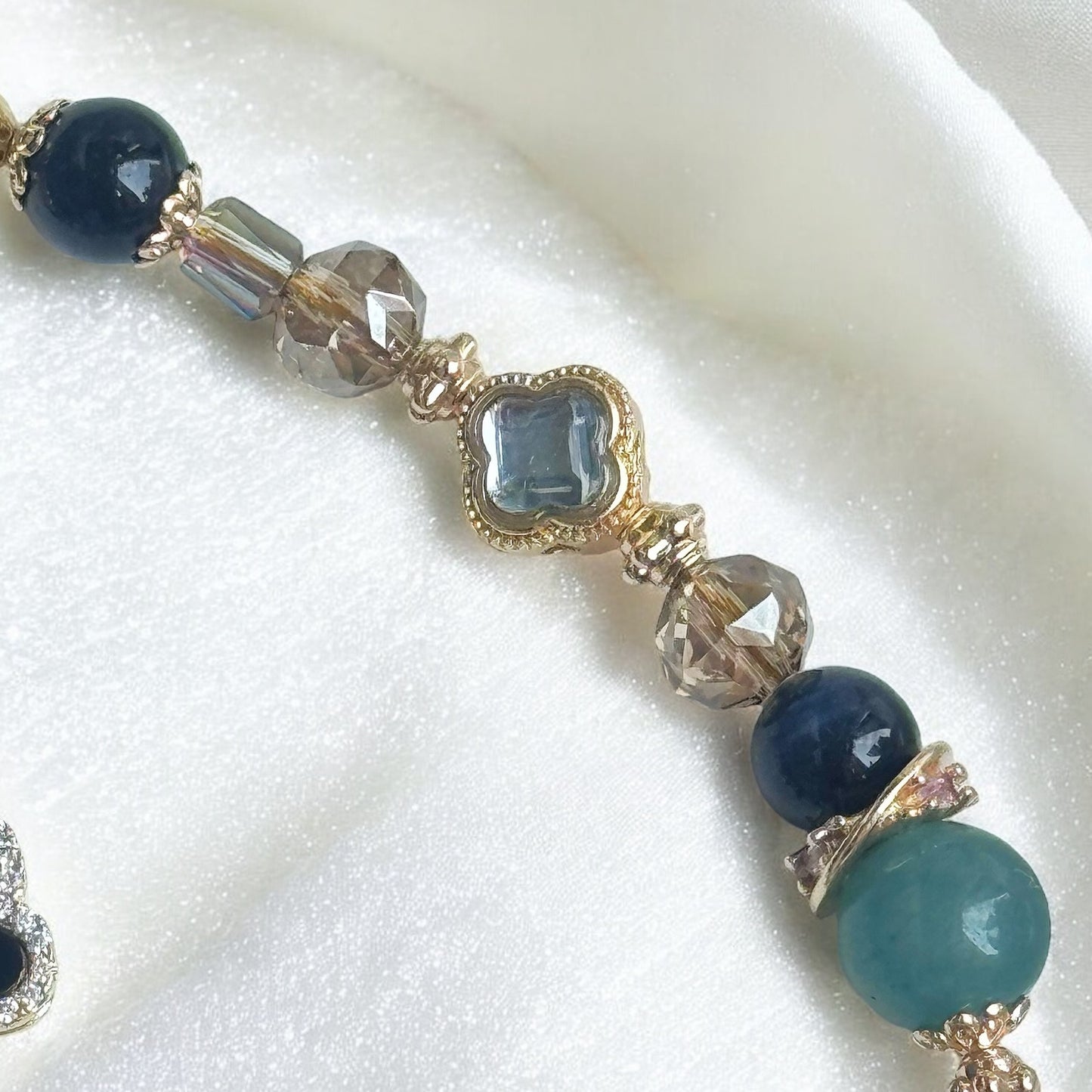 [Mini: 13cm] BLUVER in Blue Tiger Eye, Black-Gold Super 7, Blue-Green Chalcedony